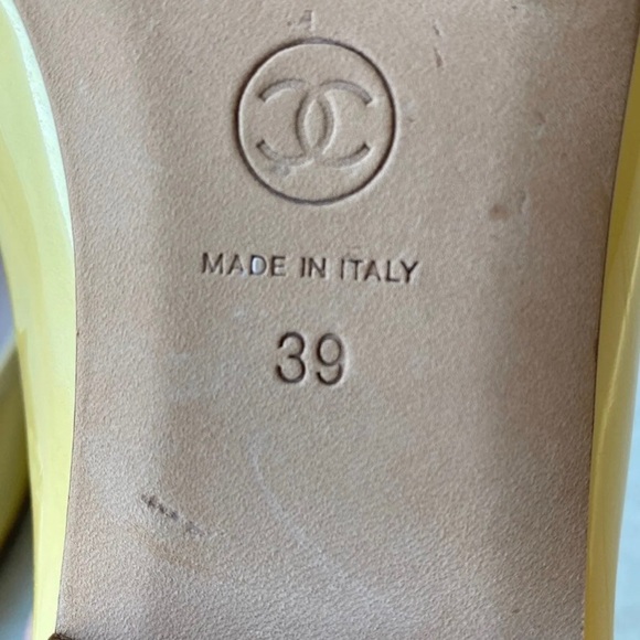 Chanel yellow patent leather ballerina flats - Picture 3 of 6